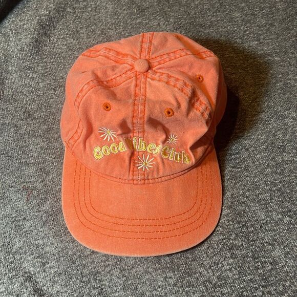 'Good Vibes Club' Cap - Picture 2 of 5